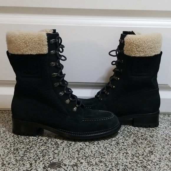 Chanel CC logo   Padlock  Winter Boots - Picture 6 of 9